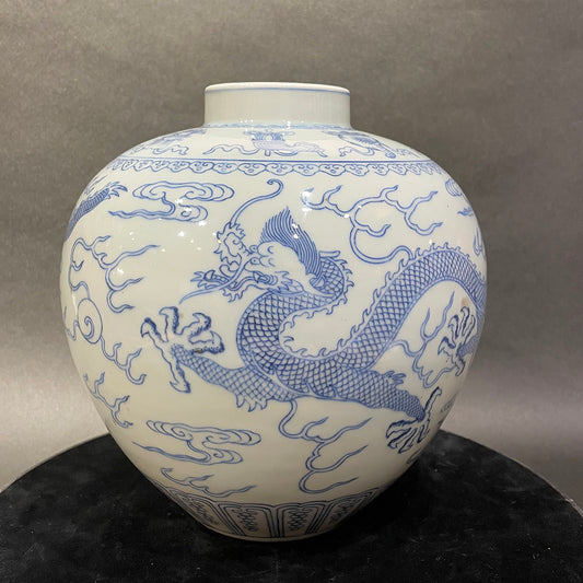 A Large Blue and White Double Dragon and 'Bajixiang' Pattern Jar, Daoguang, Qing Dynasty