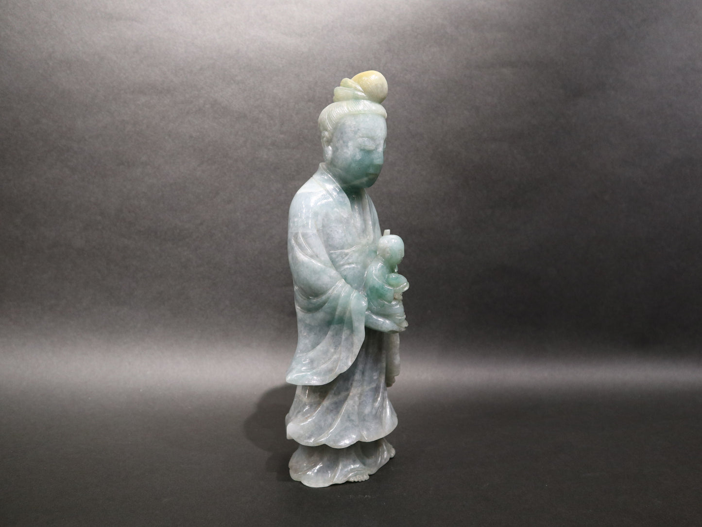 A Jadeite Child-Giving ( Sung-tzu) Guanyin, 19th century Qing Dynasty