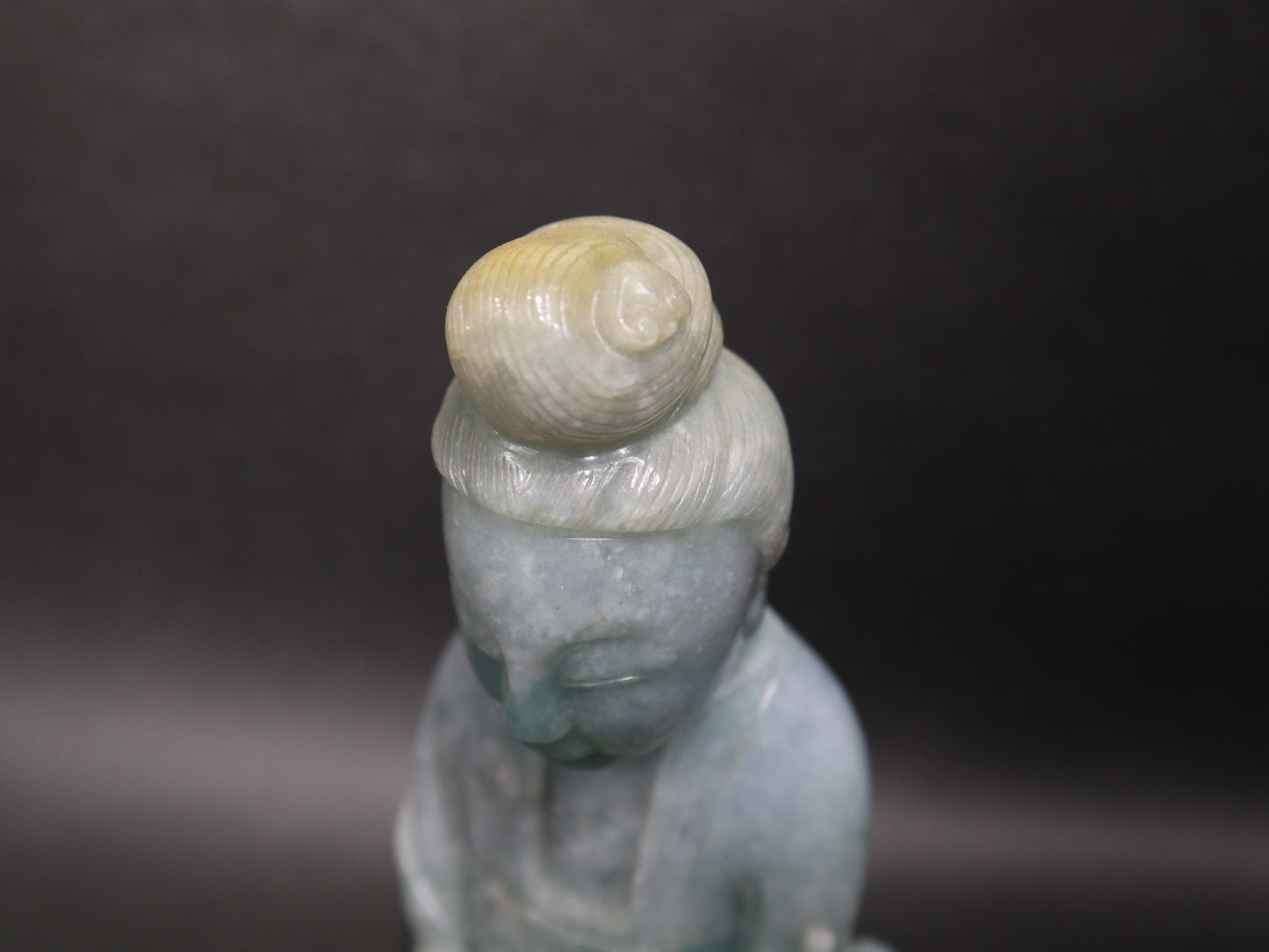 A Jadeite Child-Giving ( Sung-tzu) Guanyin, 19th century Qing Dynasty