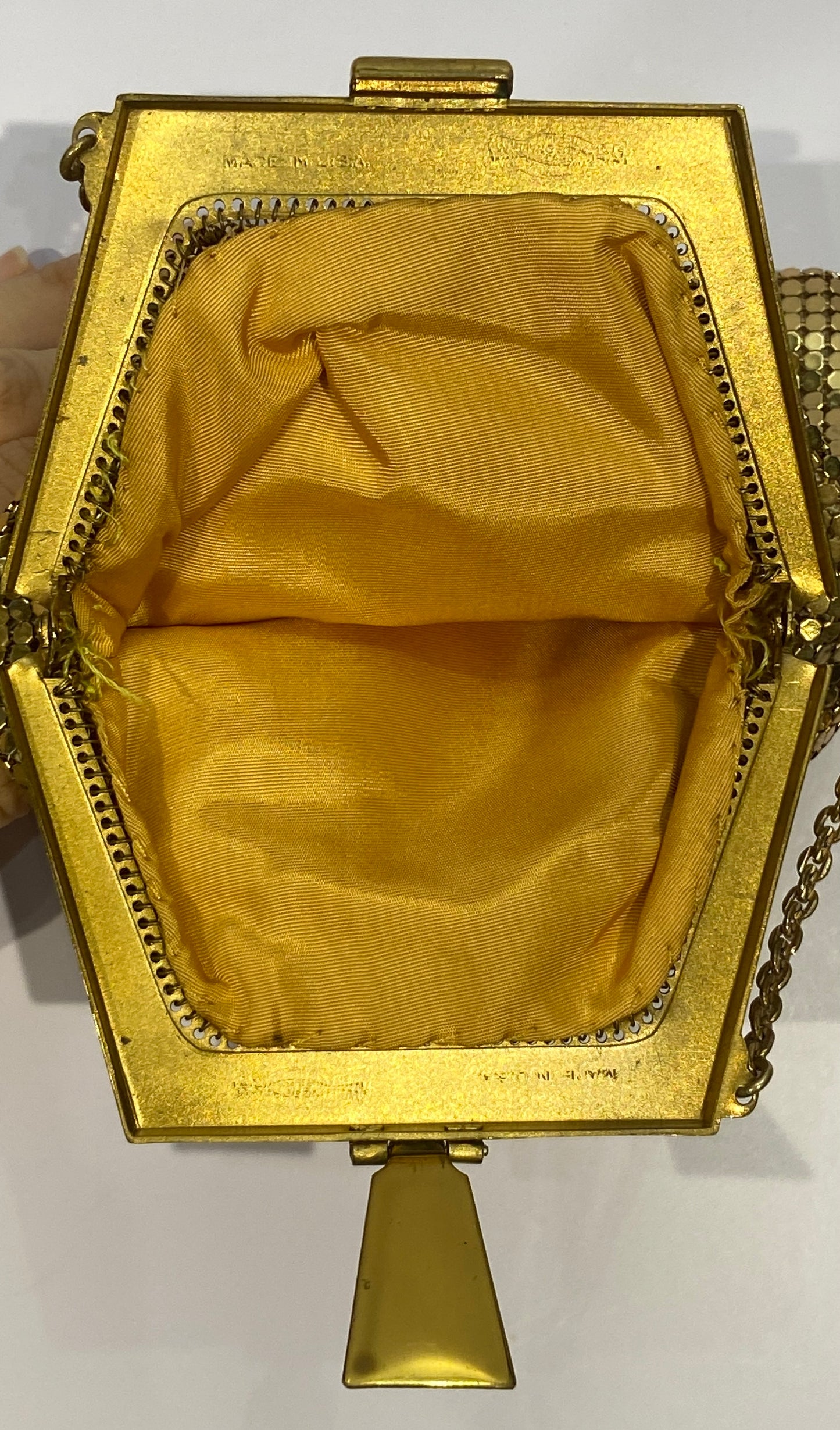 Vintage Whiting & Davis Gold Mesh Chain Carry Coin Clutch Purse Evening Bag with Original Box